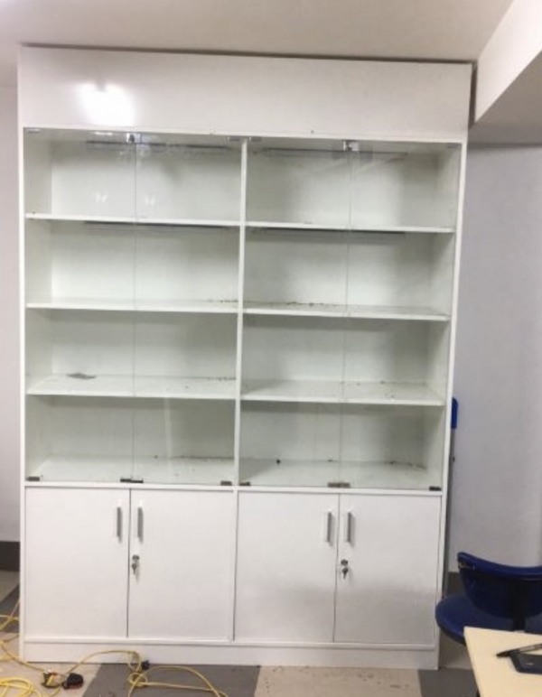 Tủ Kính Trưng Bày-TK16